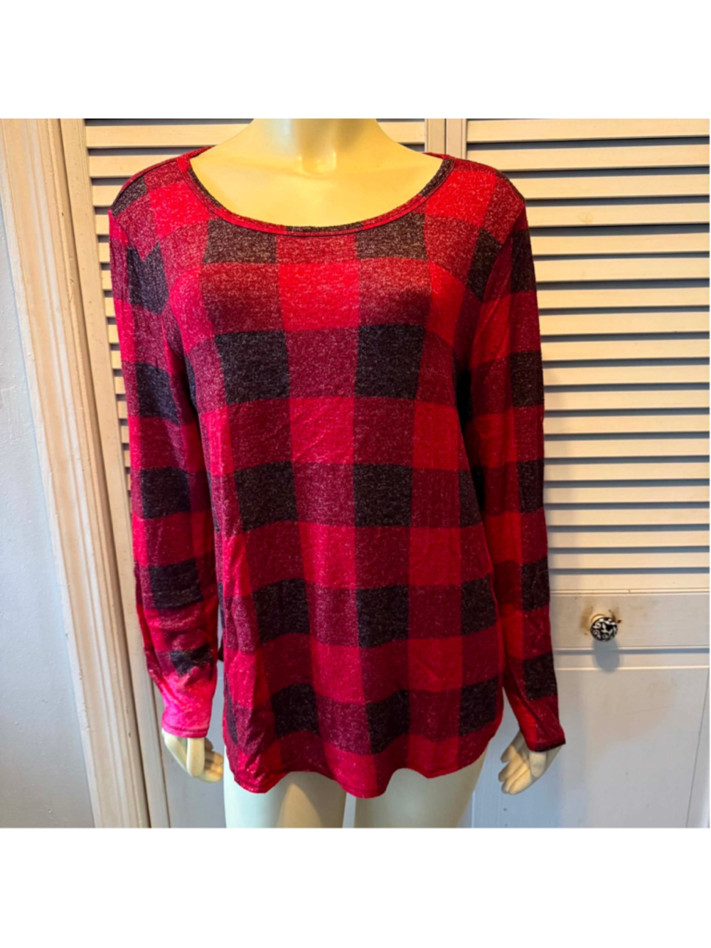 Women's Old Navy Long Sleeve Buffalo Plaid Tee Red Black XL